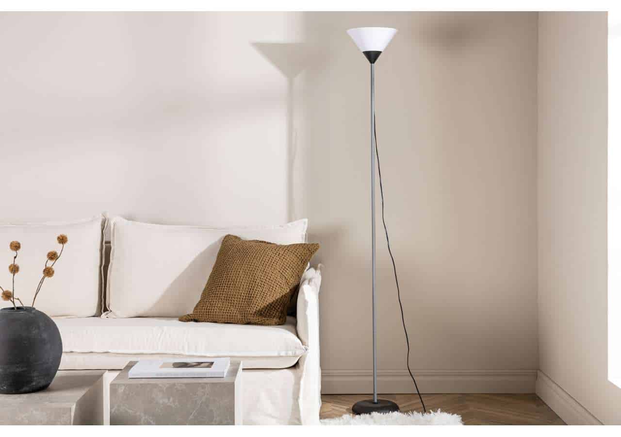 Batang -Golvlampa – Gammelrosa/Vit