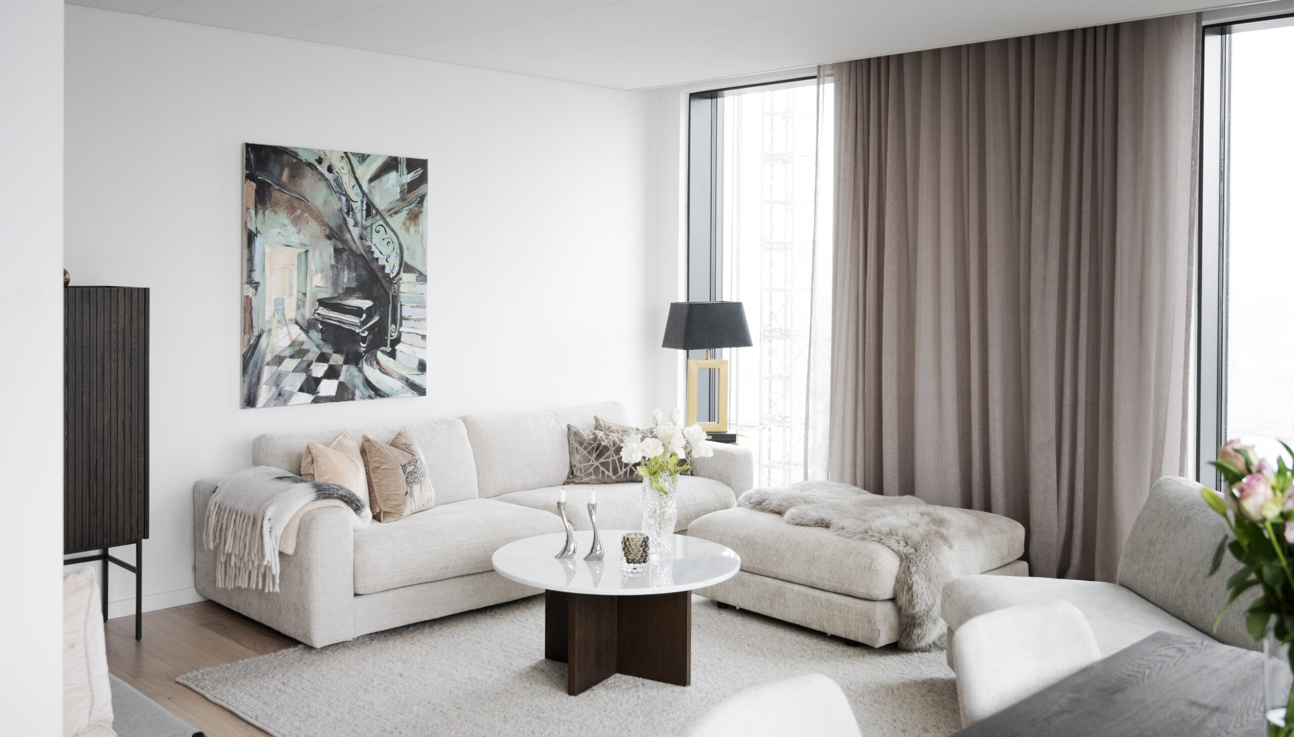 Duncan soffa 3-sits ljusgrått tyg Robin - Bild 2