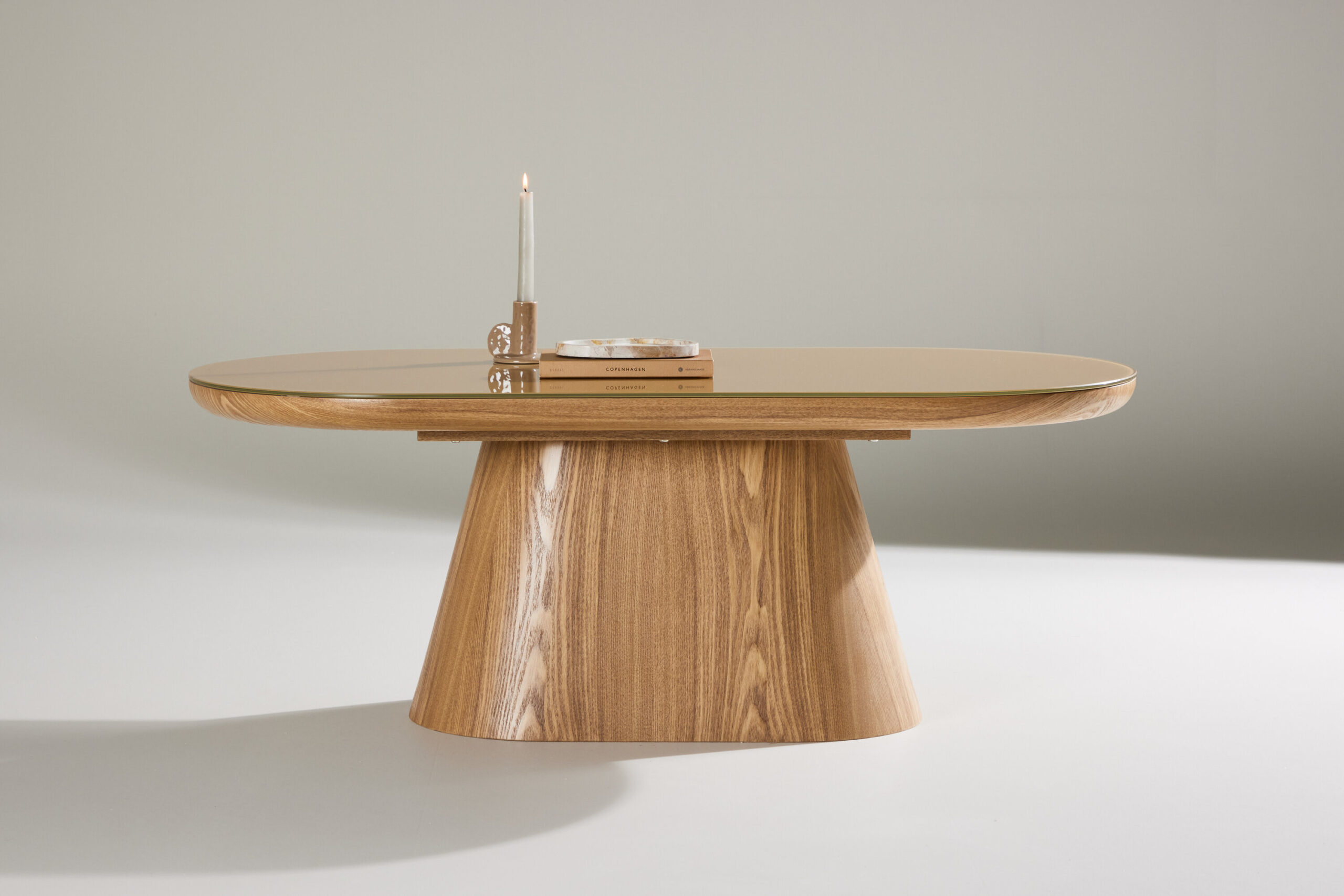 Castor Oval Sofa Table - Natur / Glass Top