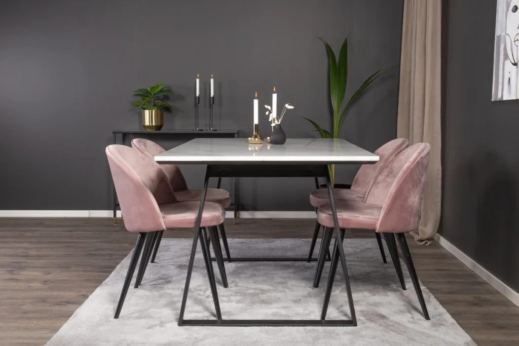 Estelle & Velvet Rektangulära Matbord 140 x 90 Black + Matstolar Dammig rosa