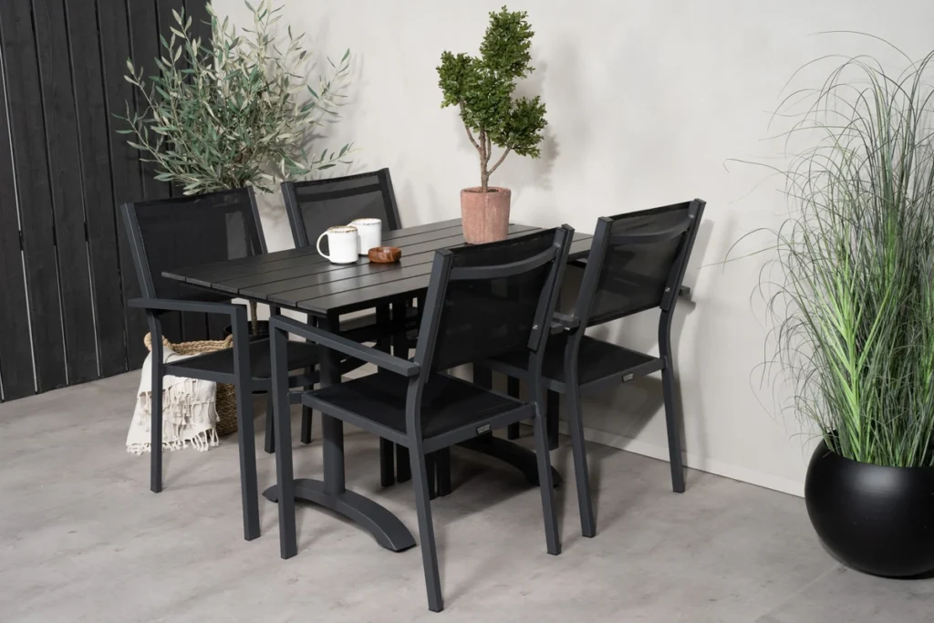 Denver & Copacabana Matbord 120x70x74 + Matstolar Svart