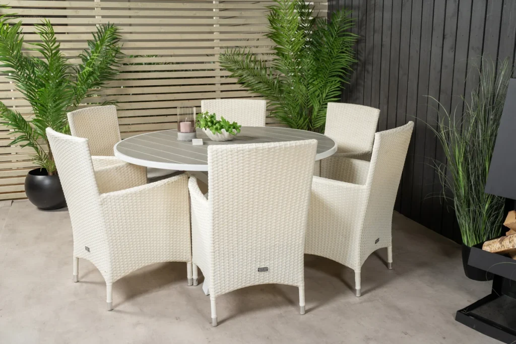 Parma & Malin Matbord ⌀140 + Matstolar Vit