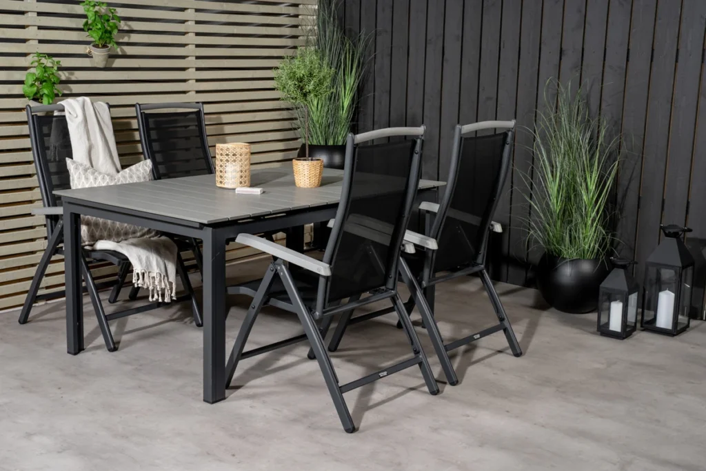 Levels & Albany Matbord 160x100x75 + Positionsstolar Svart