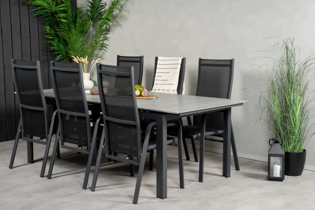 Levels & Copacabana Matbord 229x100x75 + Reclinerstolar Svart