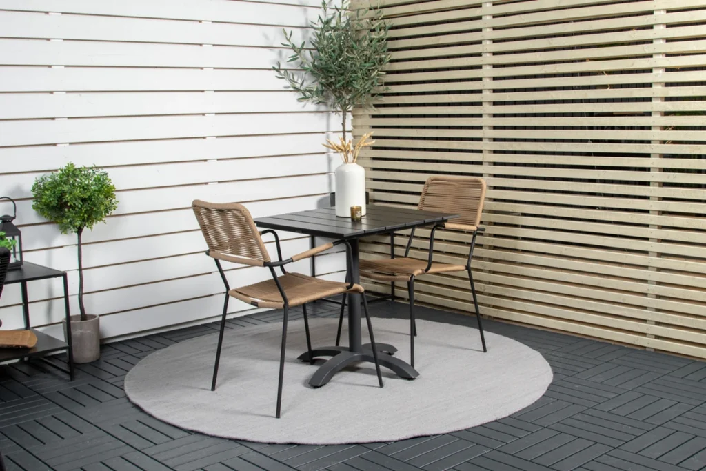 Venture Home Colorado & Lindos Cafébord 70x70 + Matstolar Brun
