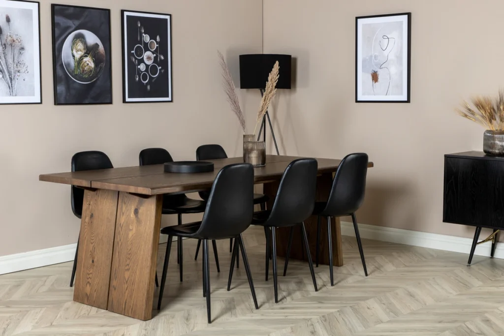 Logger & Polar Rektangulära Matbord 210 x 100 Natur + Matstolar Svart