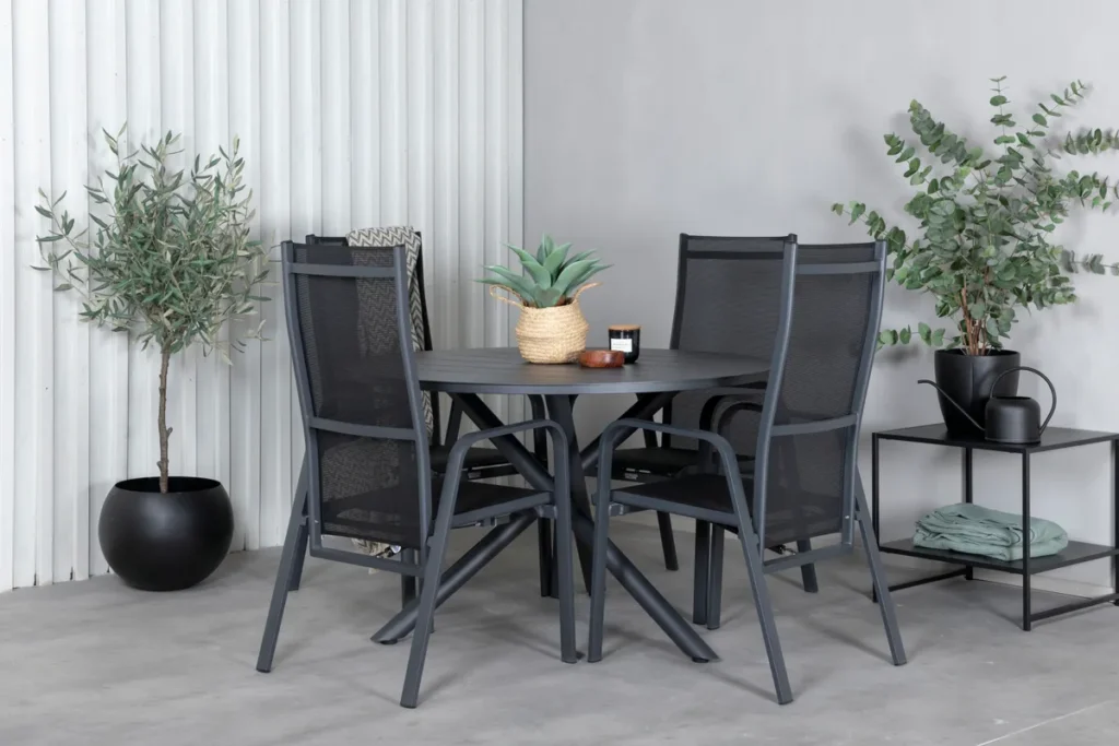 Alma & Copacabana Matbord ⌀120 + Reclinerstolar Svart