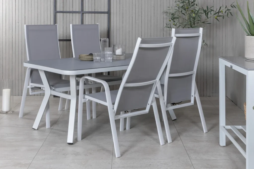 Virya & Copacabana Matbord 160 x 90 + Reclinerstolar Grå