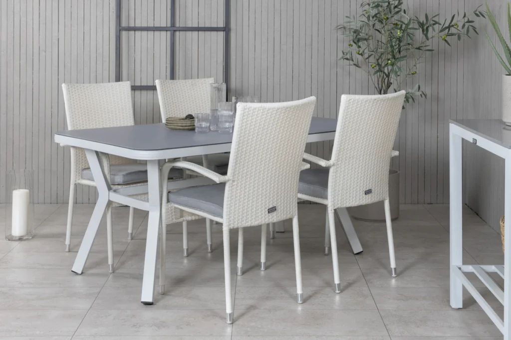 Virya & Anna Matbord 160 x 90 + Matstolar Vit