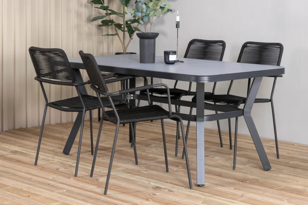 Virya & Lindos Matbord 160 x 91 + Matstolar Svart