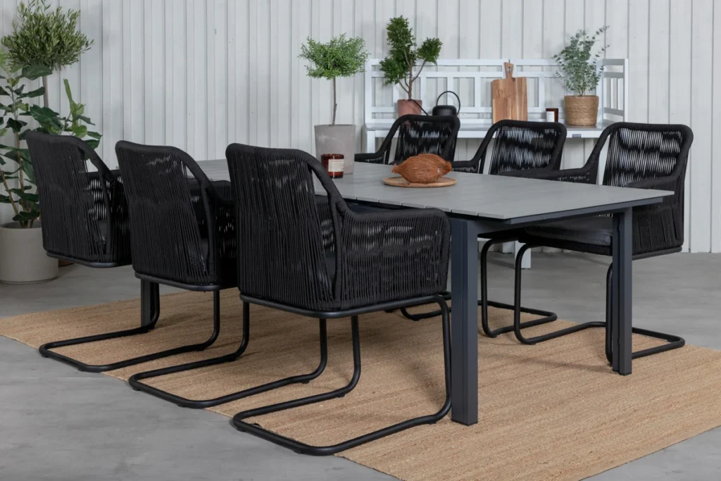 Levels & Lindos Matbord 224x100 + Matstolar Svart