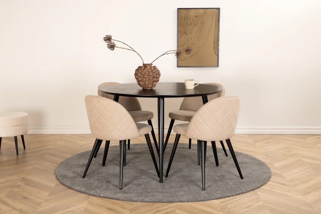 Dipp & Velvet Runda Matbord ⌀115 Black + Matstolar Beige