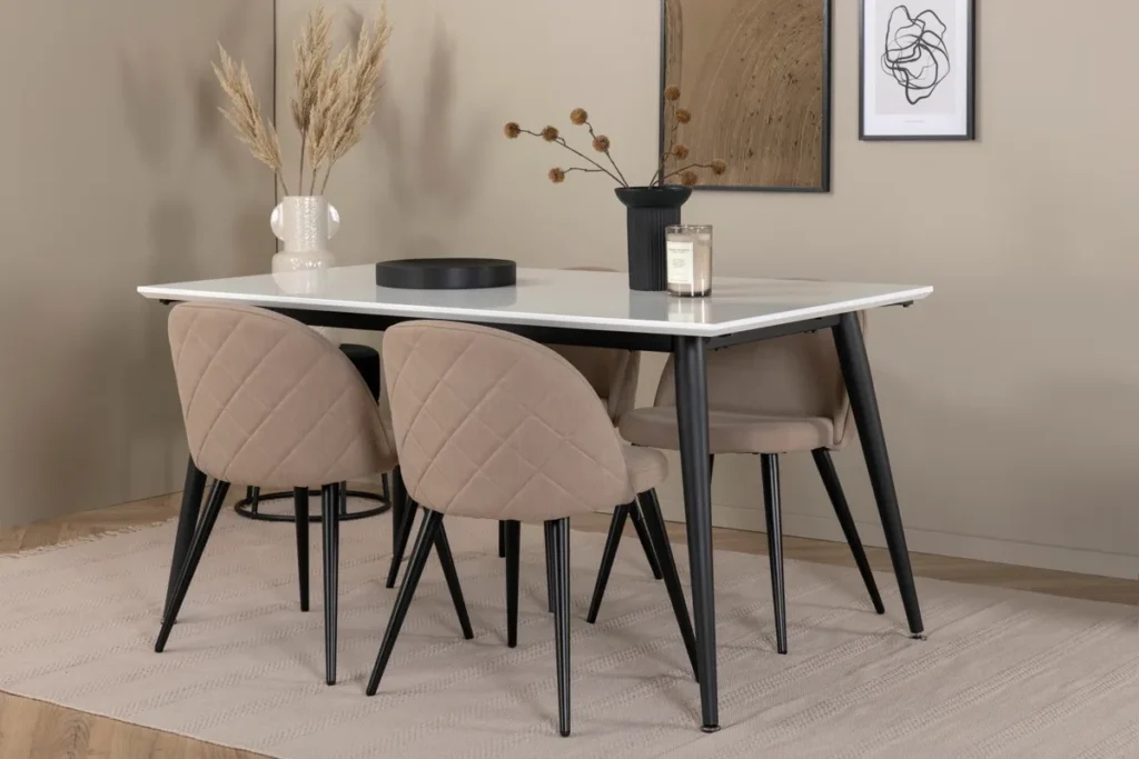Jimmy & Velvet Rektangulära Matbord 150 x 90 White + Matstolar Beige