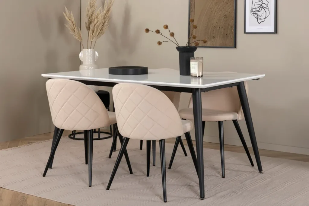 Jimmy & Velvet Matbord 90x150 + Matstolar Beige