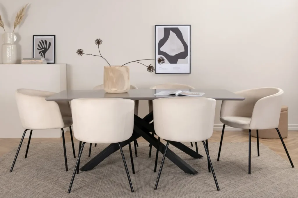 Berit & Piazza Matstolar Beige + Rektangulära Matbord 180 x 90 Black
