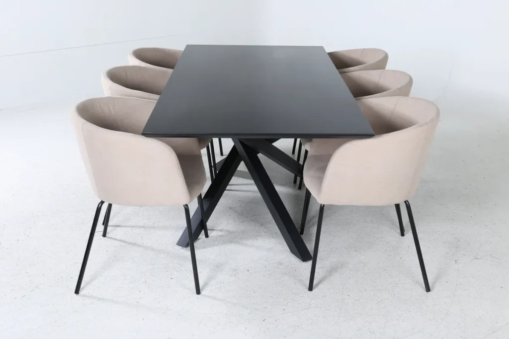 Berit & Piazza Matstolar Beige + Rektangulära Matbord 180 x 90 Black