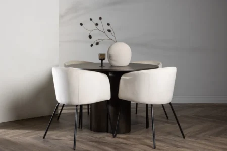 Berit & Olivia Matstolar Beige + Runda Matbord ⌀110 Mocca