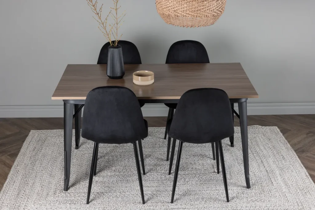 Polar & Tempe Matstolar Black + Rektangulära Matbord 140 x 80 Walnut
