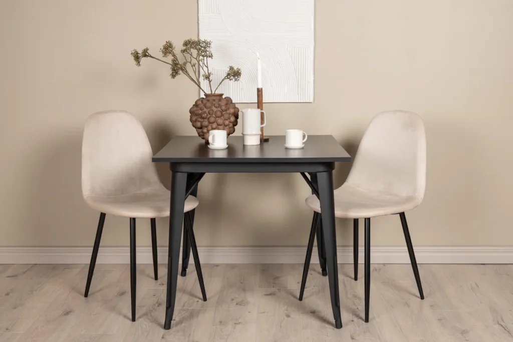 Polar & Tempe Matstolar Beige + Rektangulära Matbord 80 x 80 Black