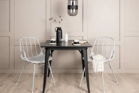 Tempe & Dyrön Rektangulära Matbord 80 x 80 Svart + Matstolar Ljusgrå