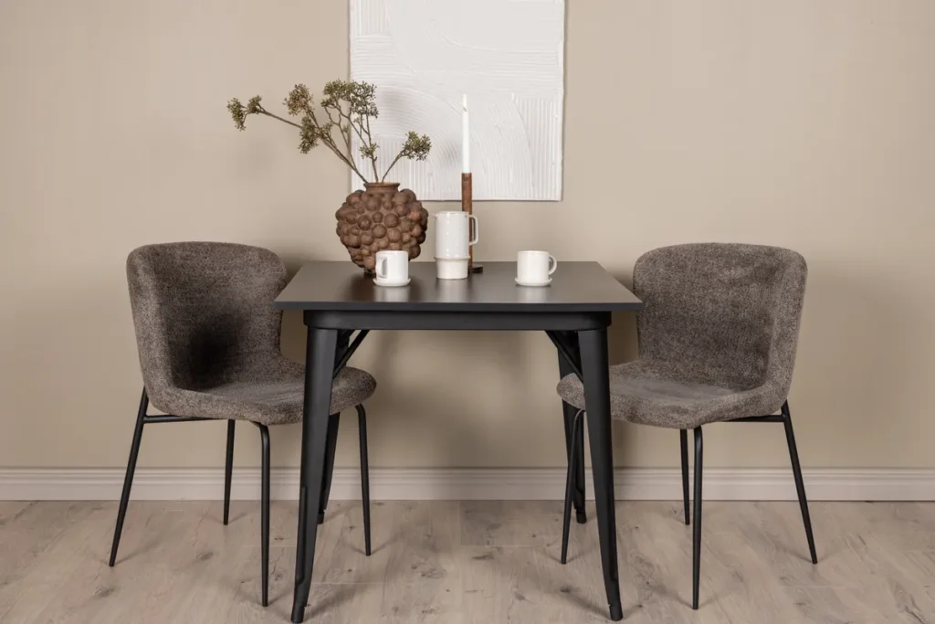 Tempe & Modesto Rektangulära Matbord 80 x 80 Black + Matstolar Brown