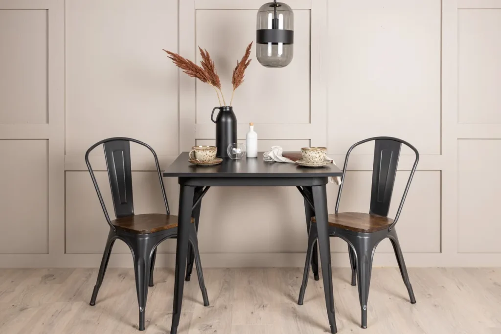 Tempe Rektangulära Matbord 80 x 80 Black + Matstolar Walnut