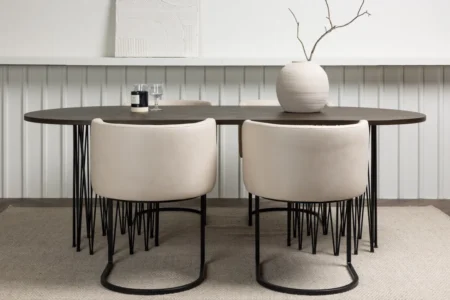 Stone & Simrishamn Ovala Matbord 220 x 100 Mocca + Matstolar Beige