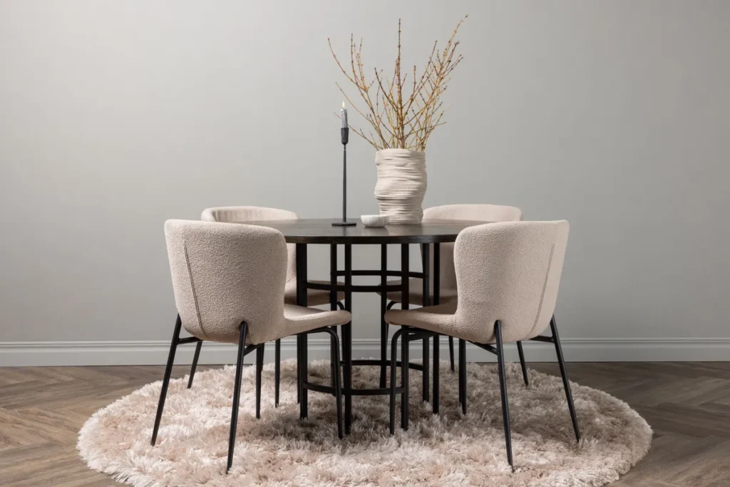 Modesto & Copenhagen Matstolar Beige + Runda Matbord ⌀115 Mocca