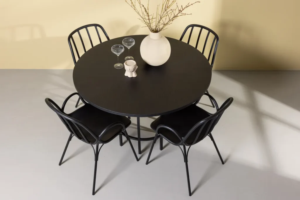 Dyrön & Copenhagen Matstolar Black + Runda Matbord ⌀115 Black