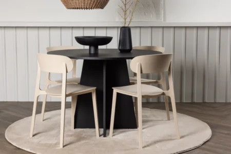 Bootcut & Åstol Runda Matbord ⌀110 Black + Matstolar Beige