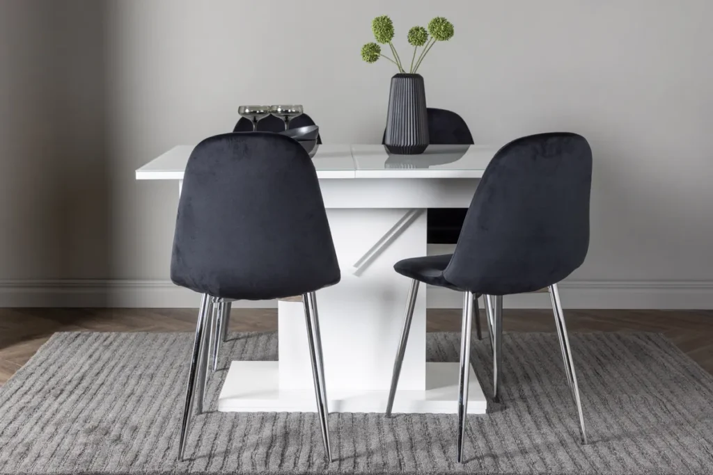 Pluto & Polar Rektangulära Matbord 120 x 90 Vit + Matstolar Svart