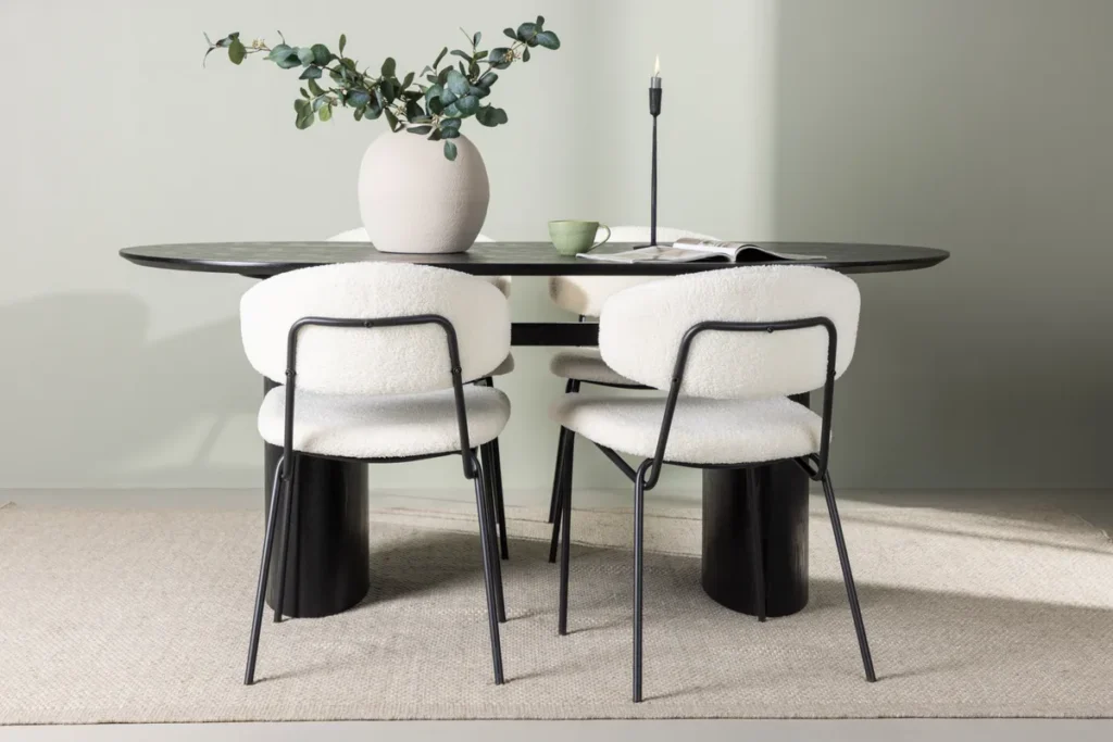 Chico & Isolde Matstolar White + Ovala Matbord 180 x 90 Black