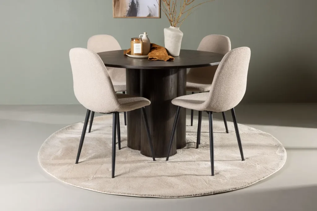 Olivia & Polar Runda Matbord ⌀110 Mocca + Matstolar Beige