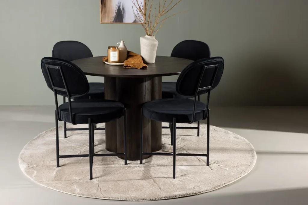 Olivia & Stella Runda Matbord ⌀110 Mocca + Matstolar Black