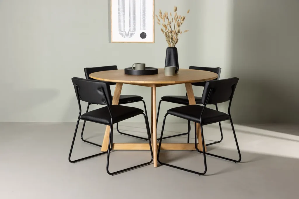 Kenth & Yakidon Matstolar Black + Runda Matbord ⌀120 Brown
