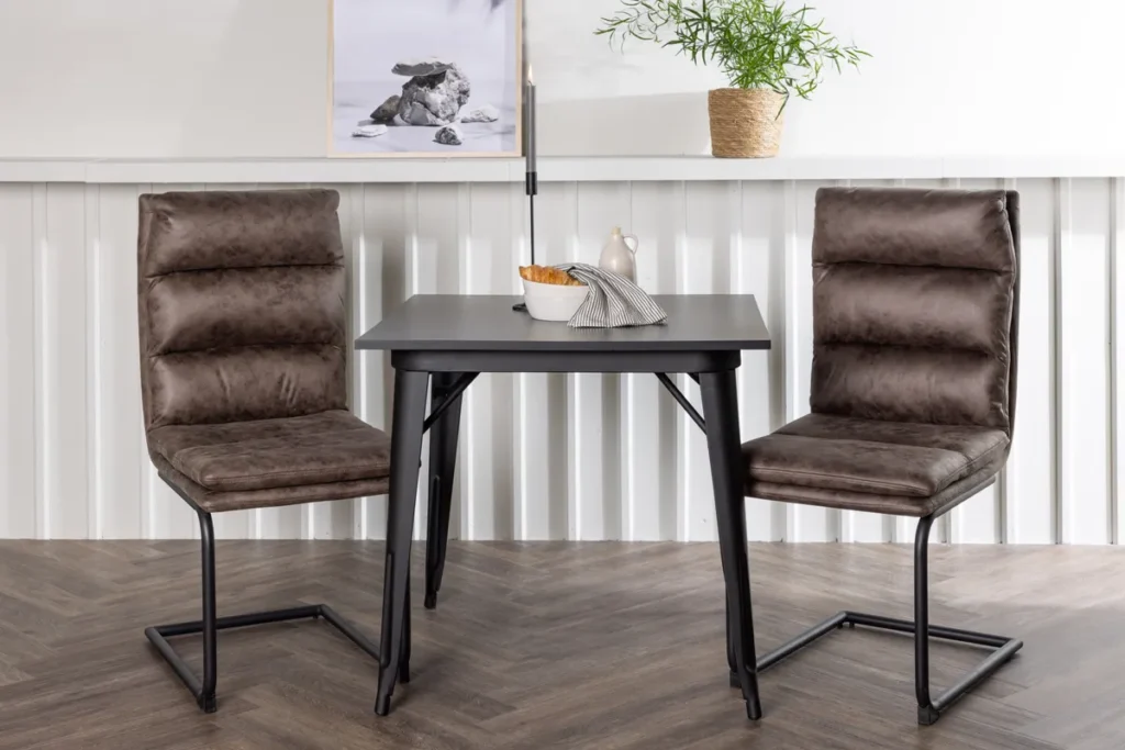 Tempe & Zizo Rektangulära Matbord 80 x 80 Black + Matstolar Brown