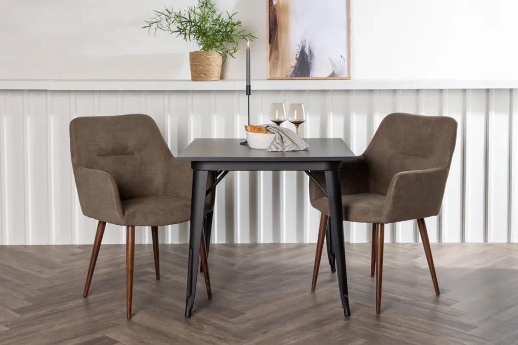 Tempe & Tomorrow Rektangulära Matbord 80 x 80 Black + Matstolar Brown