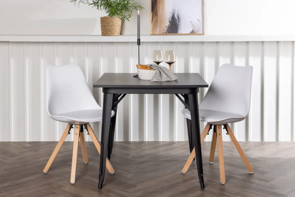 Tempe & Zeno Rektangulära Matbord 80 x 80 Black + Matstolar White