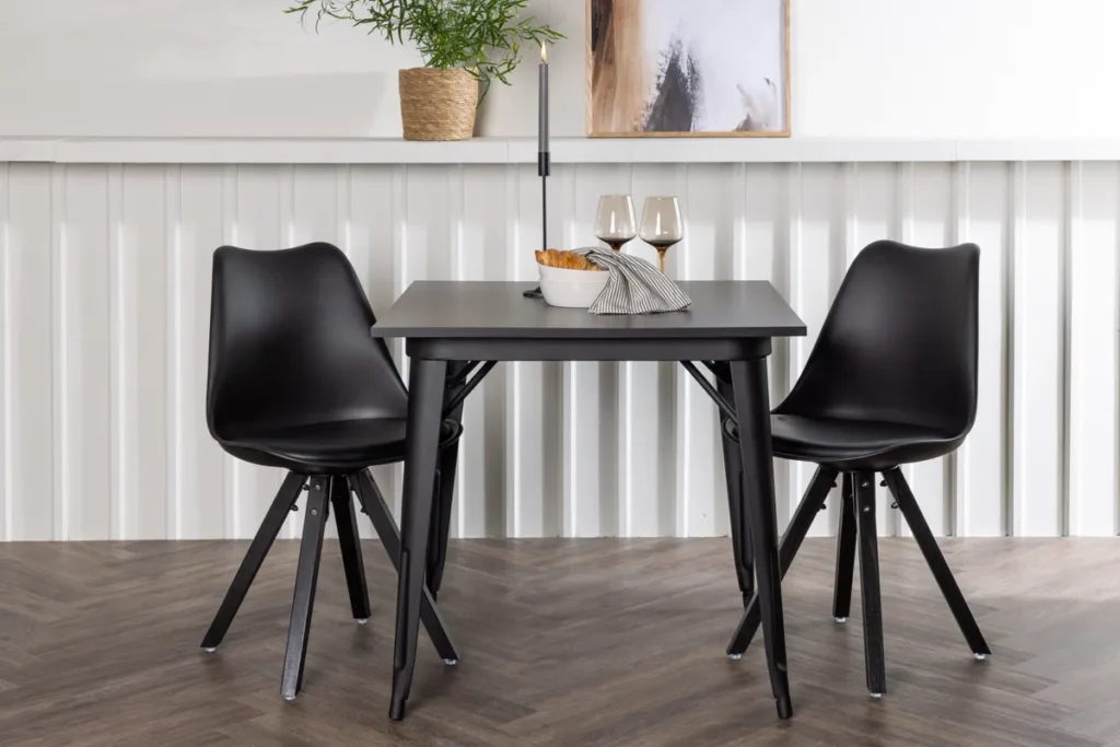 Tempe & Zeno Rektangulära Matbord 80 x 80 Svart + Matstolar Svart