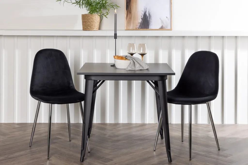 Tempe & Polar Rektangulära Matbord 80 x 80 Black + Matstolar Black