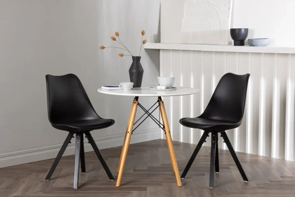 Danburi & Zeno Runda Matbord ⌀60 Vit + Matstolar Svart