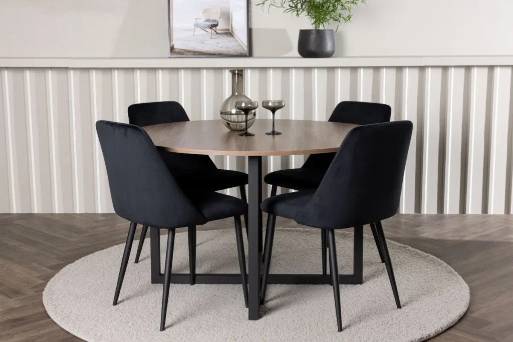 Durango & Night Runda Matbord ⌀120 Walnut + Matstolar Black