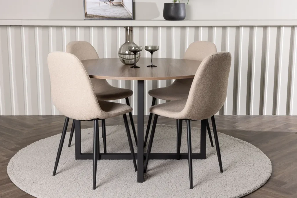Durango & Polar Runda Matbord ⌀120 Walnut + Matstolar Beige