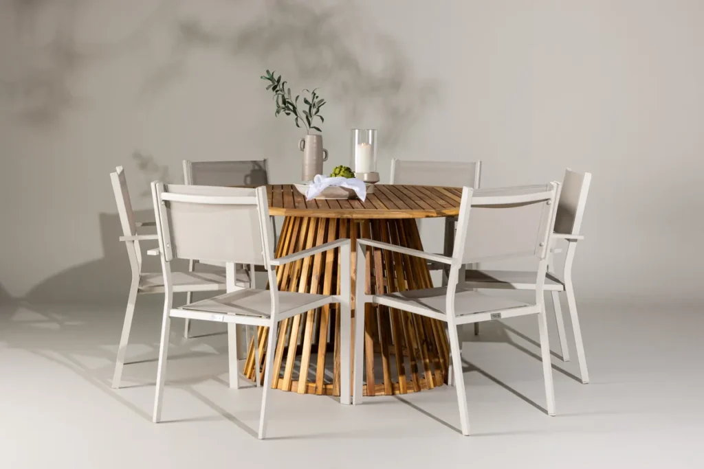 Copacabana & Tucumán Matstolar Beige + Runda Matbord ø150 Natur