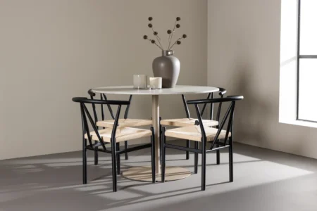 Alfons & Lycke Matstolar Black + Runda Matbord ⌀110 Beige