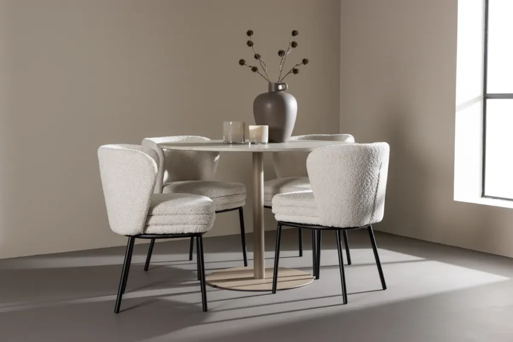 Agnes & Lycke Matstolar White + Runda Matbord ⌀110 Beige
