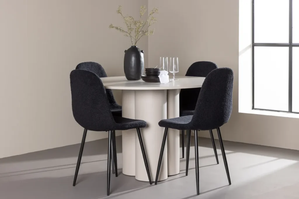 Polar & Olivia Matstolar Black + Runda Matbord ⌀110 Beige