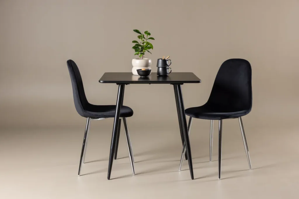 Polar Matstolar Black + Rektangulära Matbord 75 x 75 Black