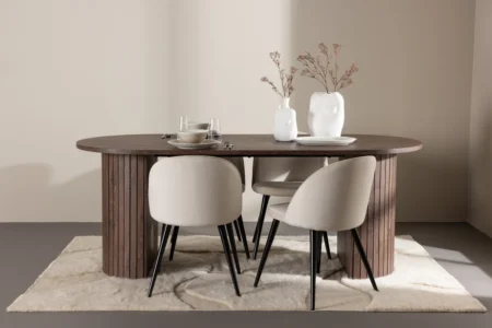 Velvet & Härön Matstolar Beige + Ovala Matbord 200 x 90 Mocca
