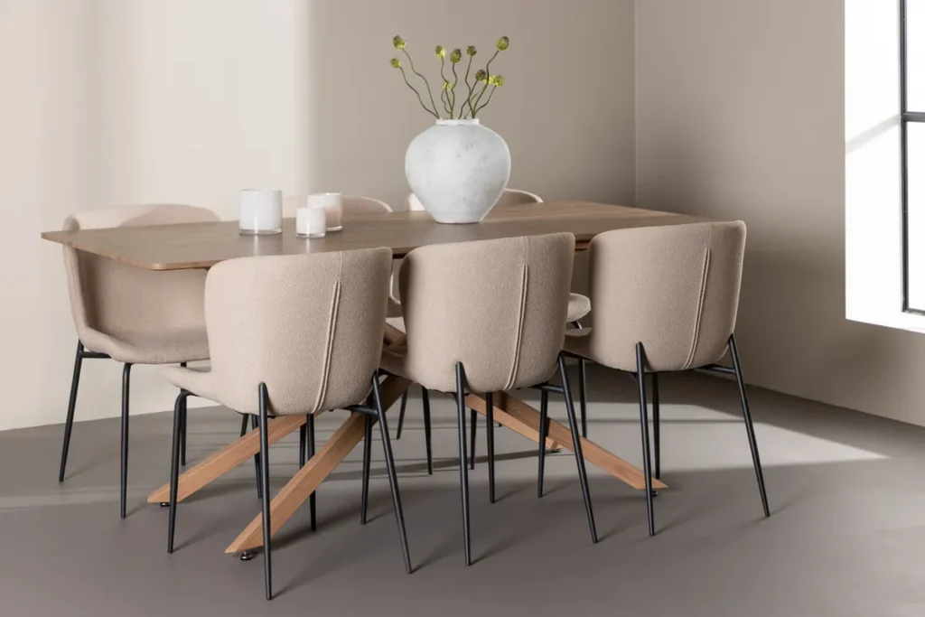 Modesto & Piazza Matstolar Beige + Rektangulära Matbord 180 x 90 Mocca
